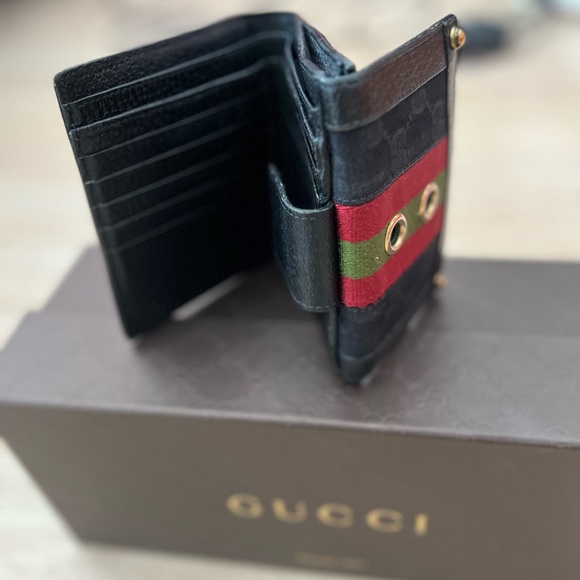 Gucci Vintage monogram withGG logo design Bi-fold wallet in excellent condition - Picture 3 of 10